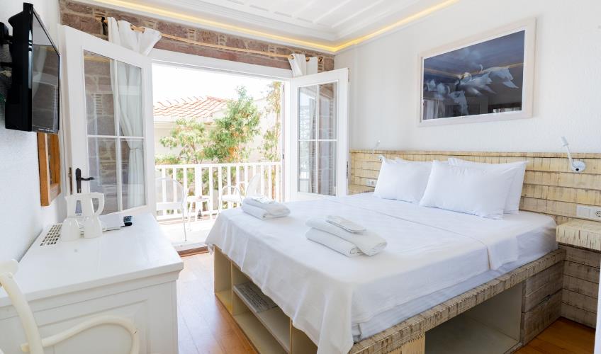 En fazla 2 yetişkin.