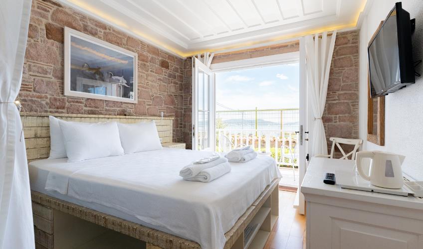 En fazla 2 yetişkin.