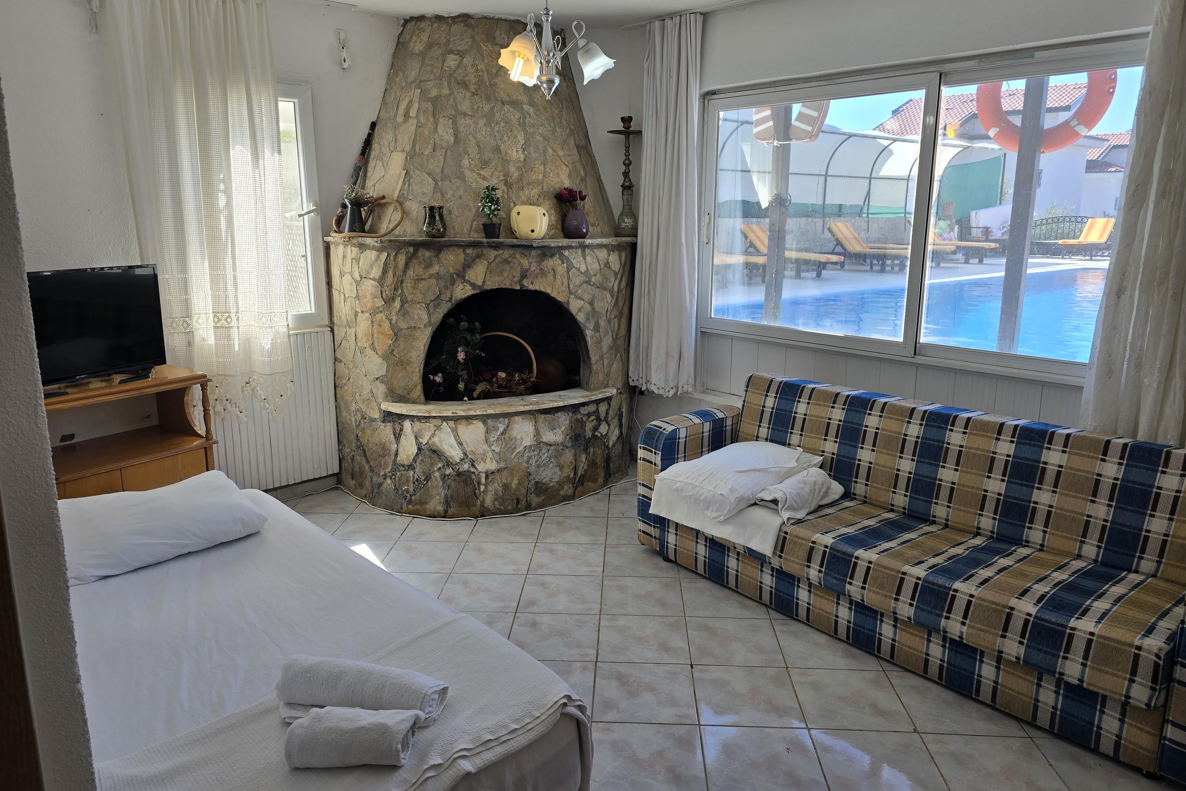 En fazla 4 yetişkin.