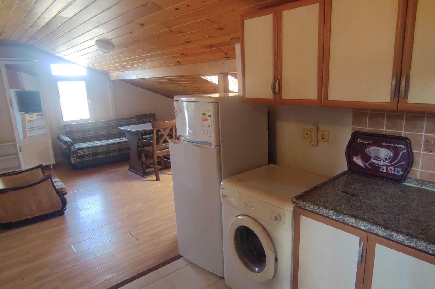 En fazla 4 yetişkin.