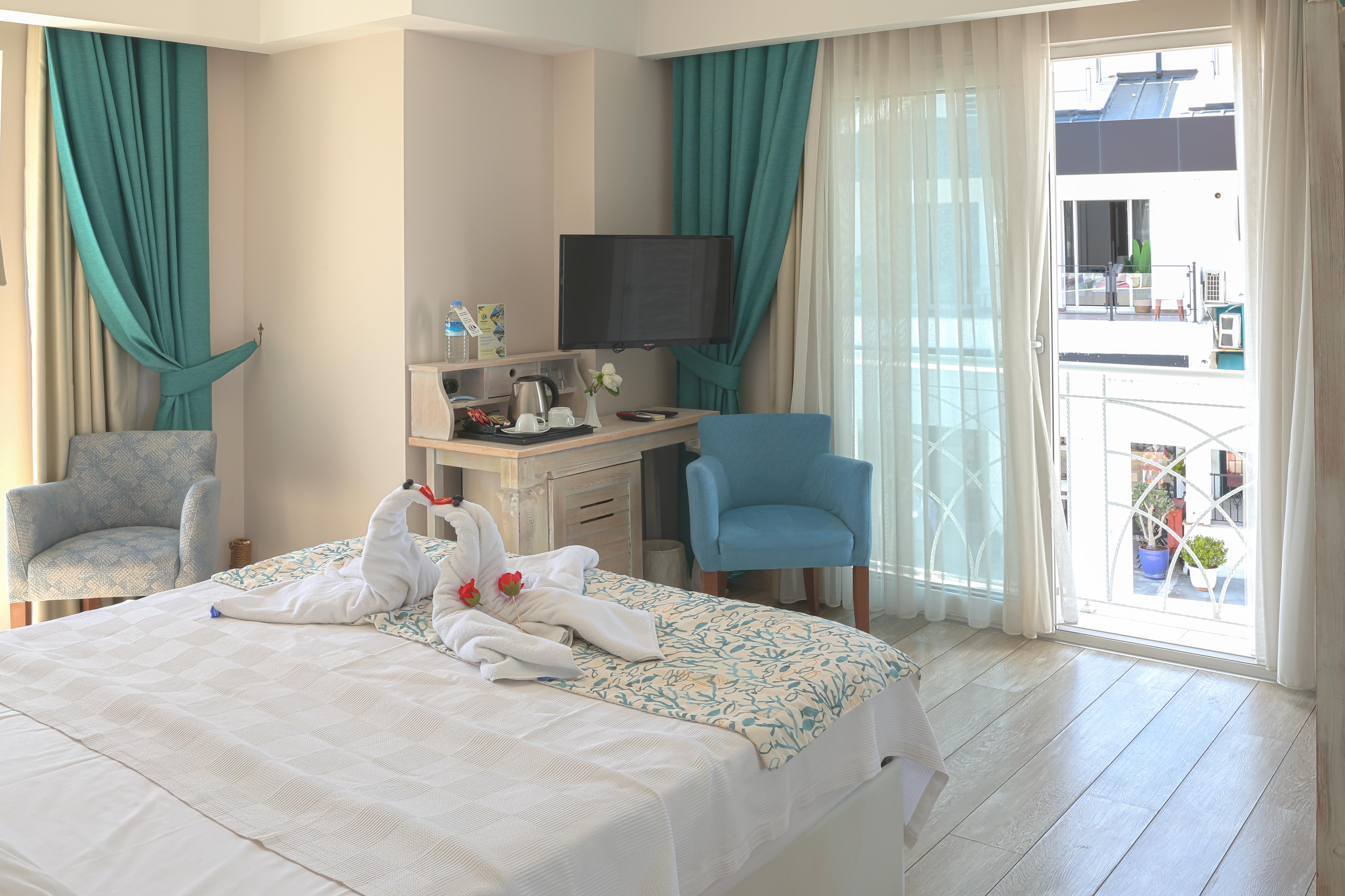 En fazla 2 yetişkin.