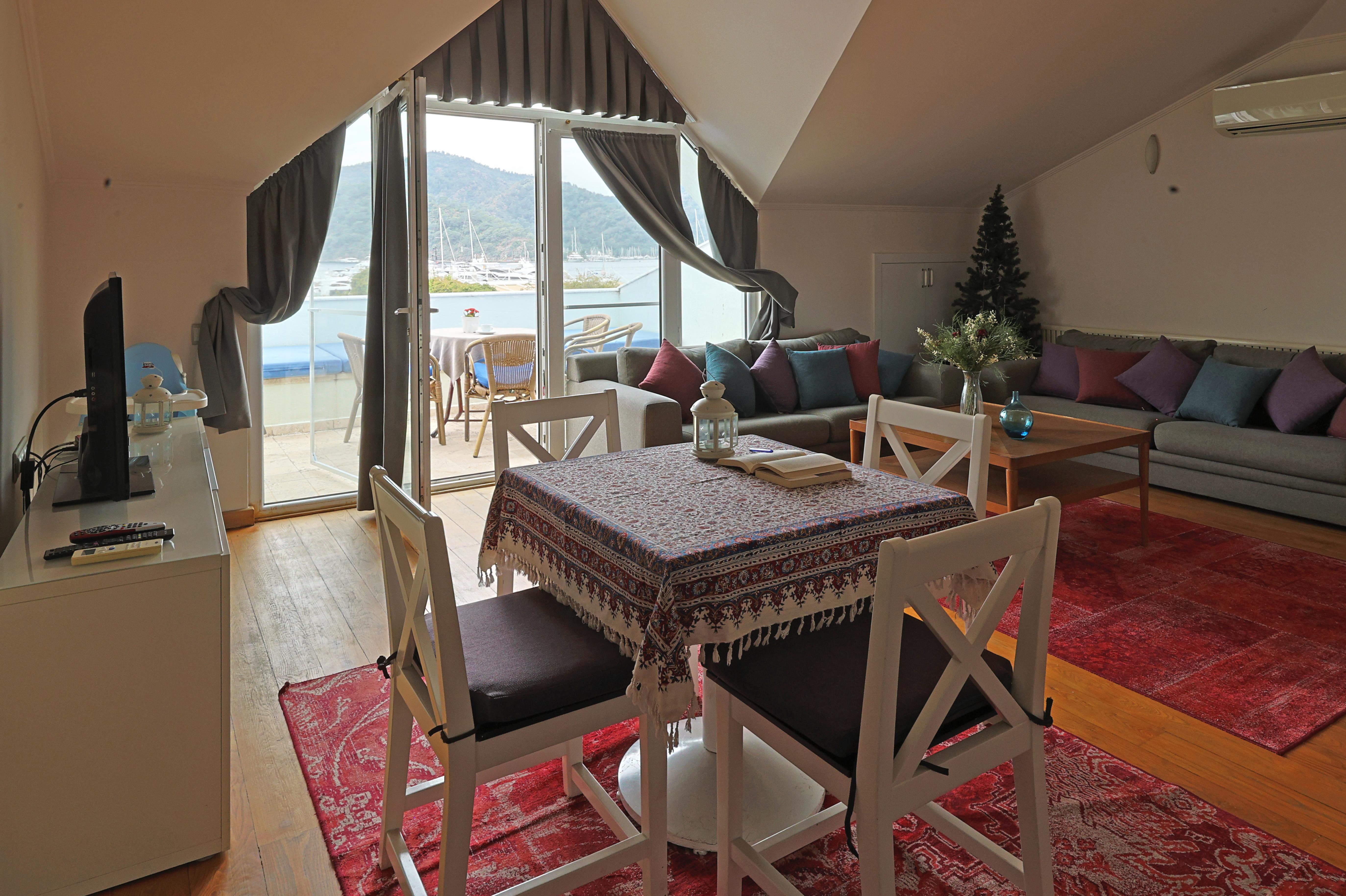 En az 2 yetişkin, En fazla 4 yetişkin veya 3 yetişkin + 1 çocuk.