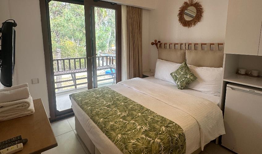 En fazla 2 yetişkin.