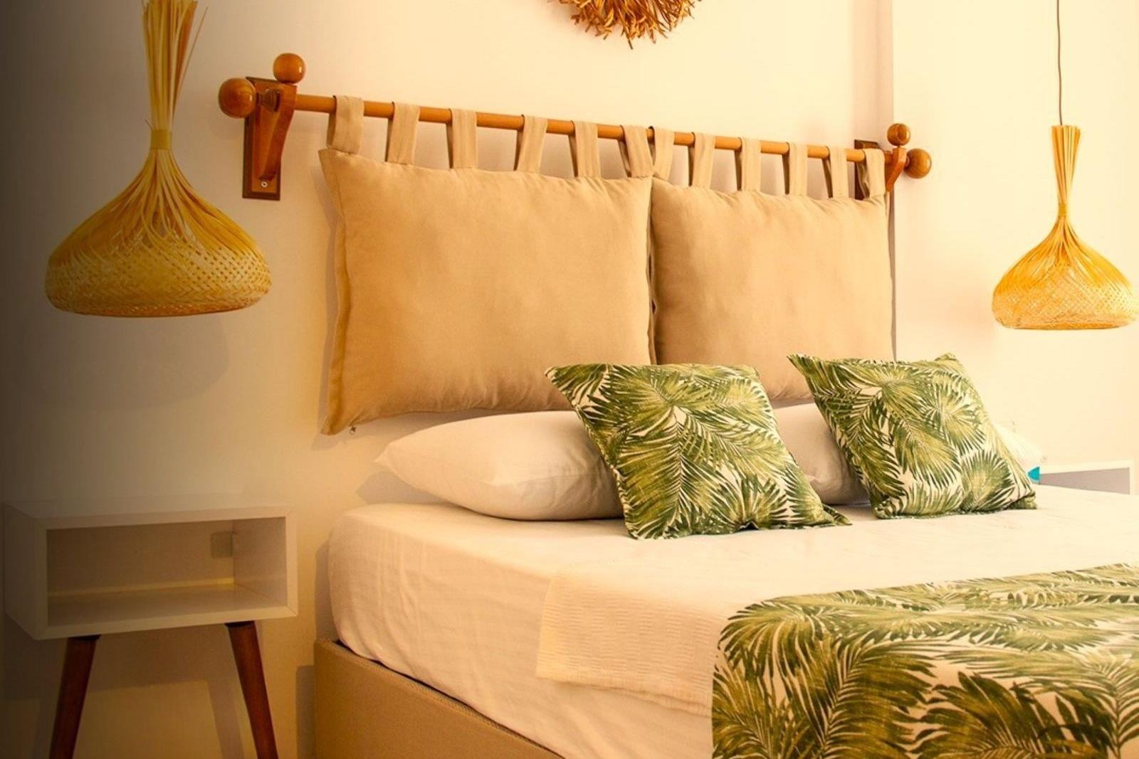 En fazla 4 yetişkin + 1 bebek (0-2 yaş).