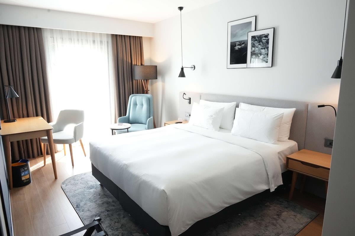 En fazla 2 yetişkin.