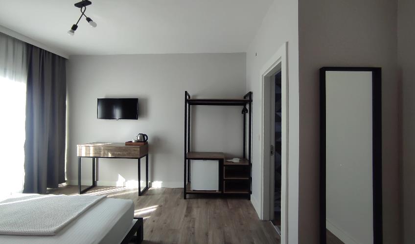 En fazla 2 yetişkin.