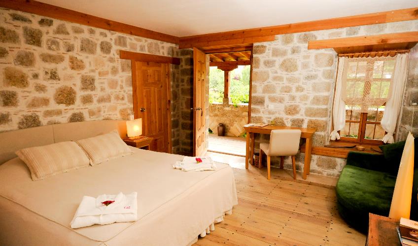 En fazla 2 yetişkin.