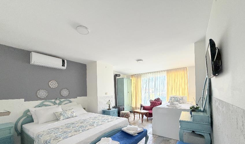 En az 4 yetişkin, En fazla 4 yetişkin + 1 bebek (0-2 yaş).