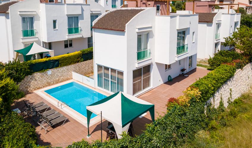 En fazla 4 yetişkin + 2 çocuk + 1 bebek (0-2 yaş) veya 3 yetişkin + 2 çocuk + 1 bebek (0-2 yaş).