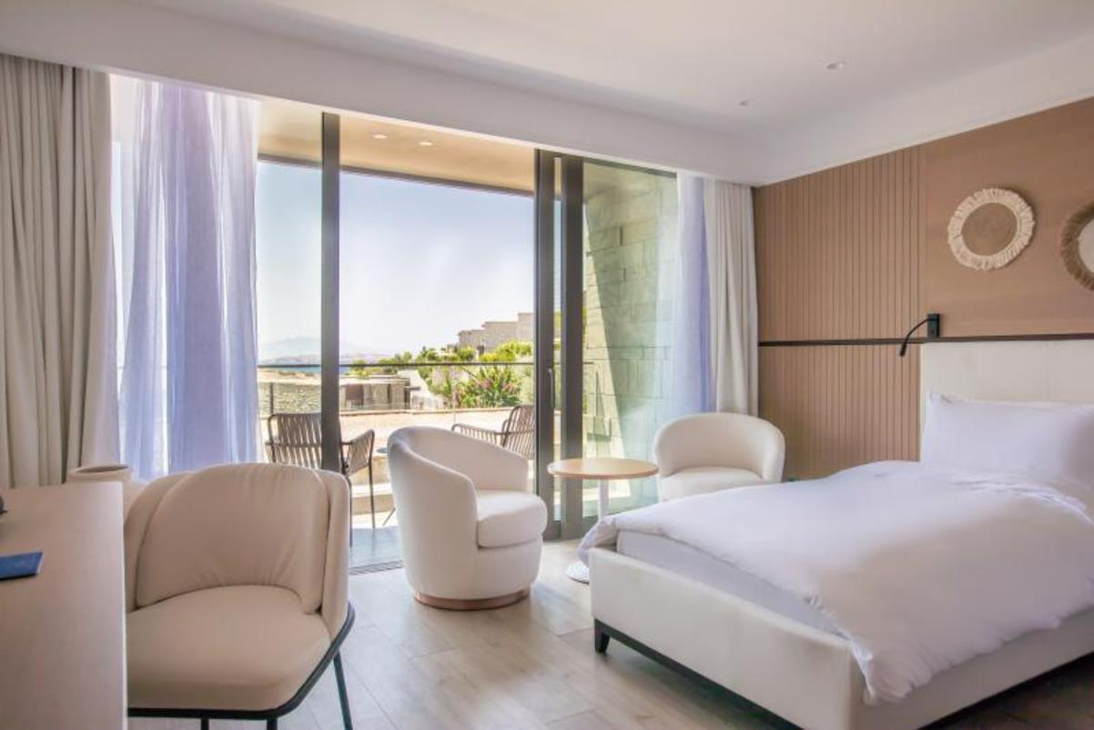 En fazla 3 yetişkin.