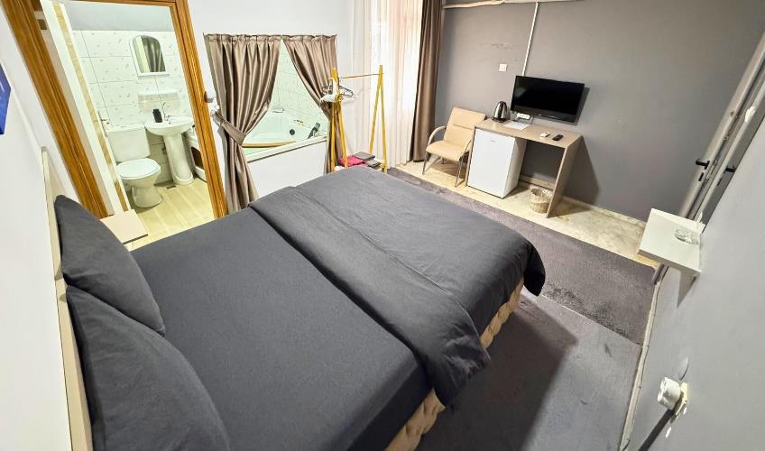 En fazla 2 yetişkin.