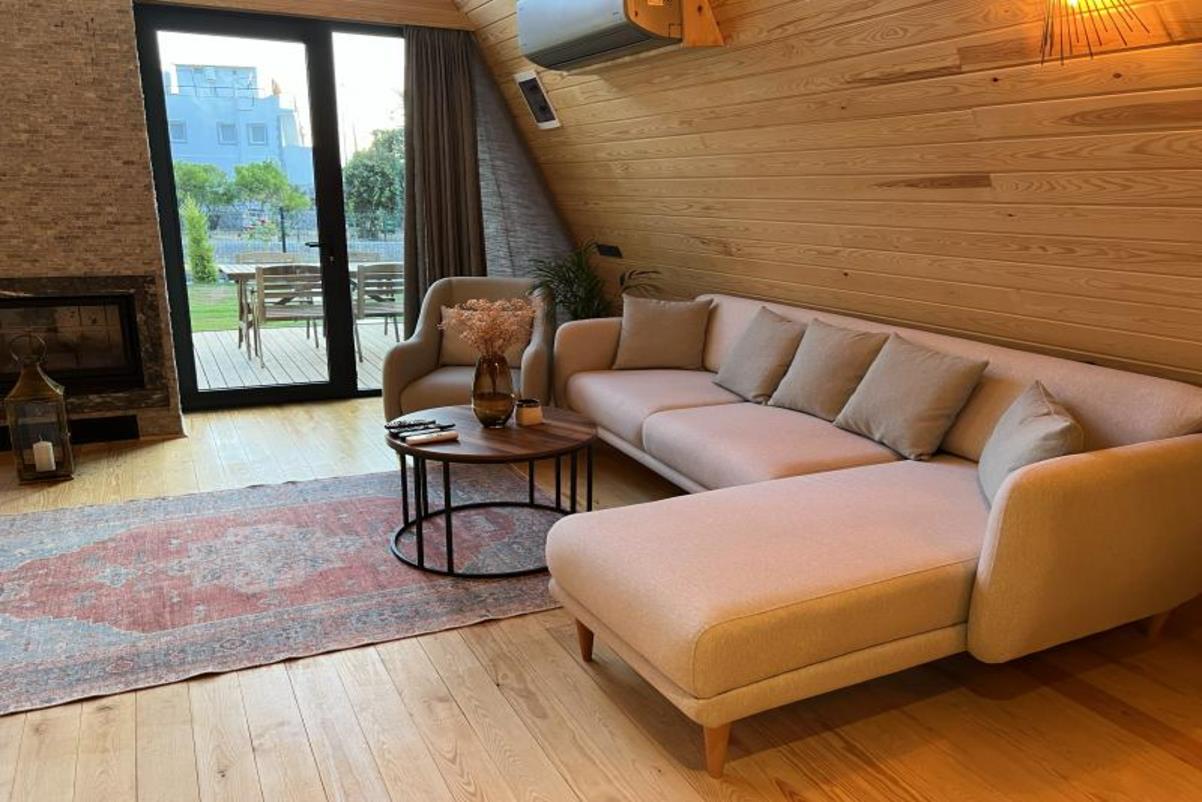 En fazla 4 yetişkin.