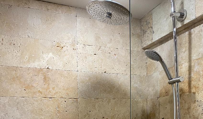 En fazla 2 yetişkin.