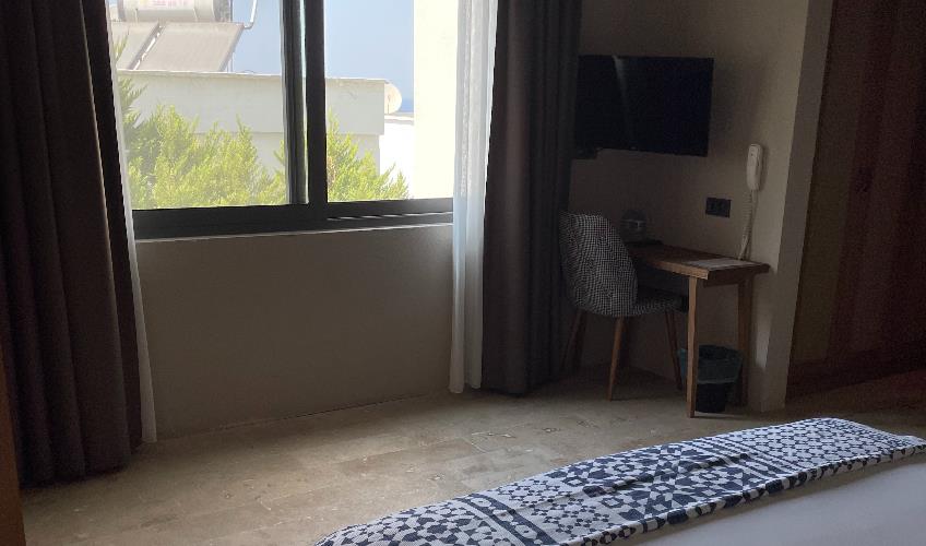 En fazla 2 yetişkin.