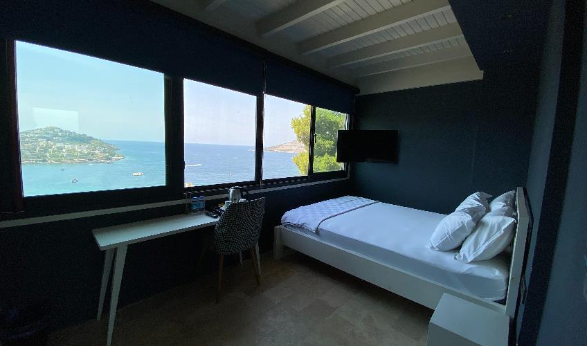 En fazla 2 yetişkin.