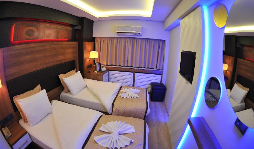 En fazla 2 yetişkin.