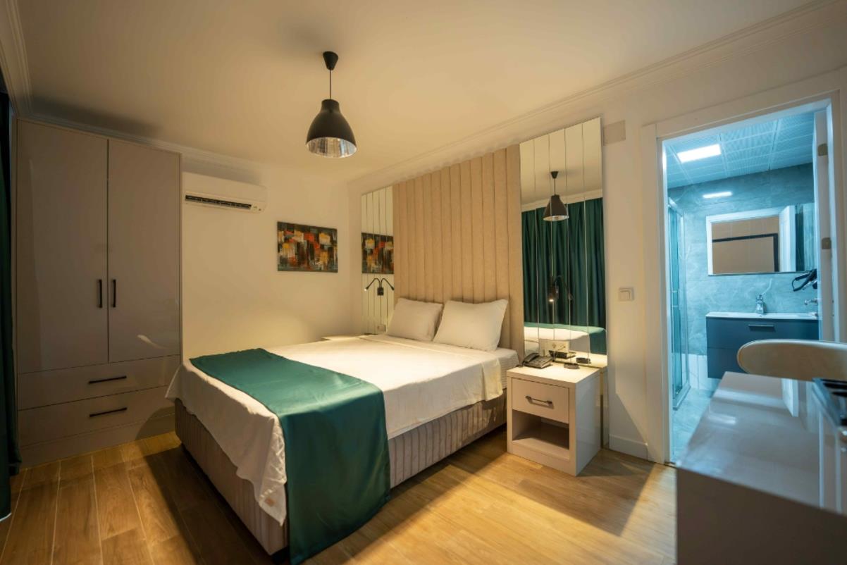 En fazla 2 yetişkin.