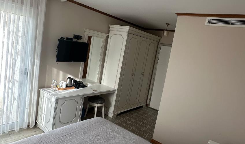 En fazla 2 yetişkin.