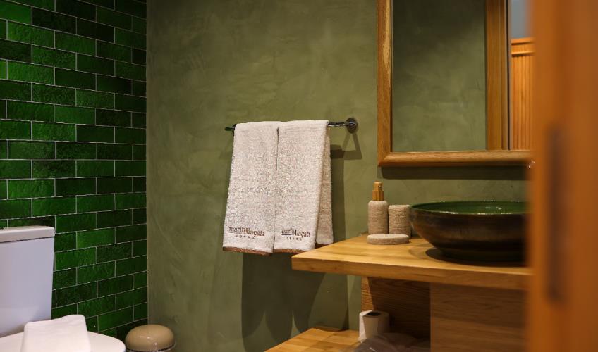 En fazla 2 yetişkin.