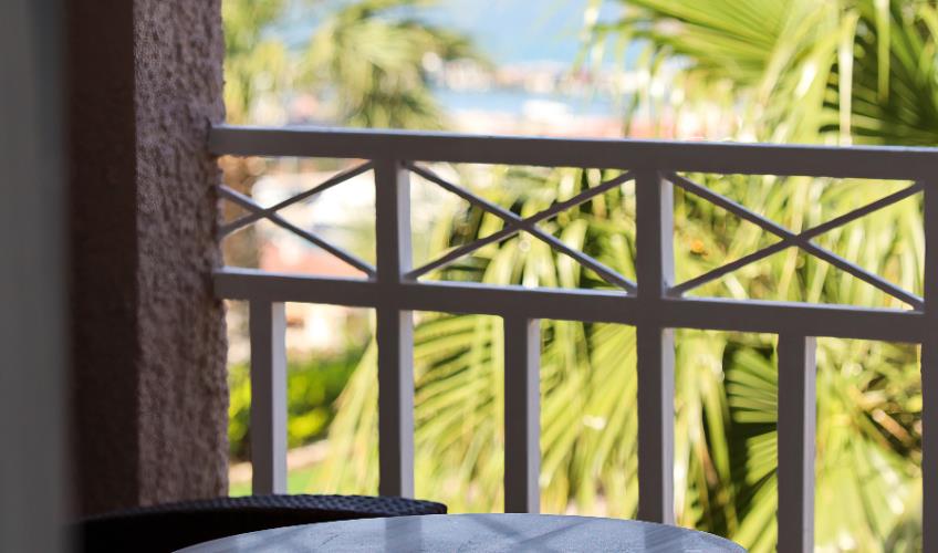 En fazla 2 yetişkin.