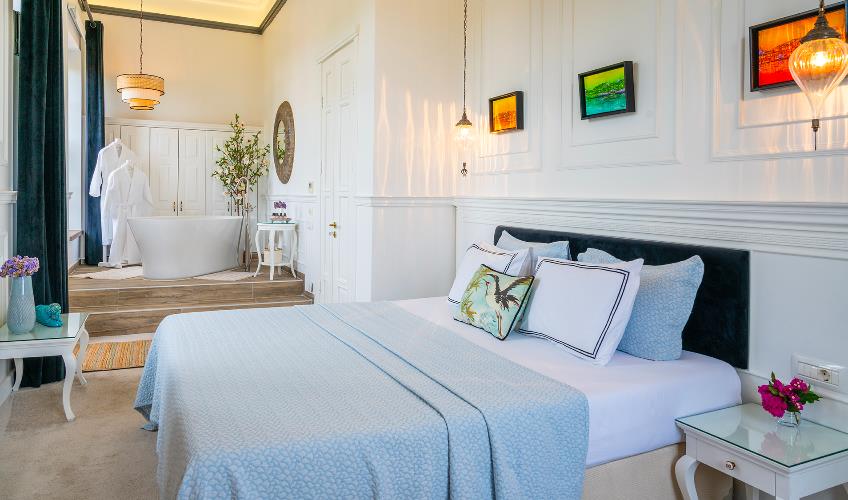 En fazla 2 yetişkin.