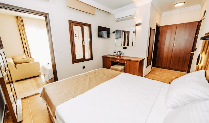 En az 2 yetişkin, En fazla 3 yetişkin veya 2 yetişkin + 1 çocuk.