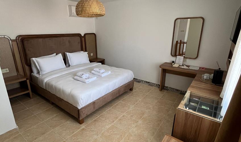 En fazla 2 yetişkin.