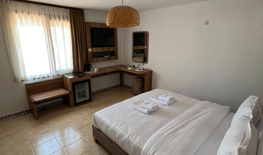 En fazla 2 yetişkin.