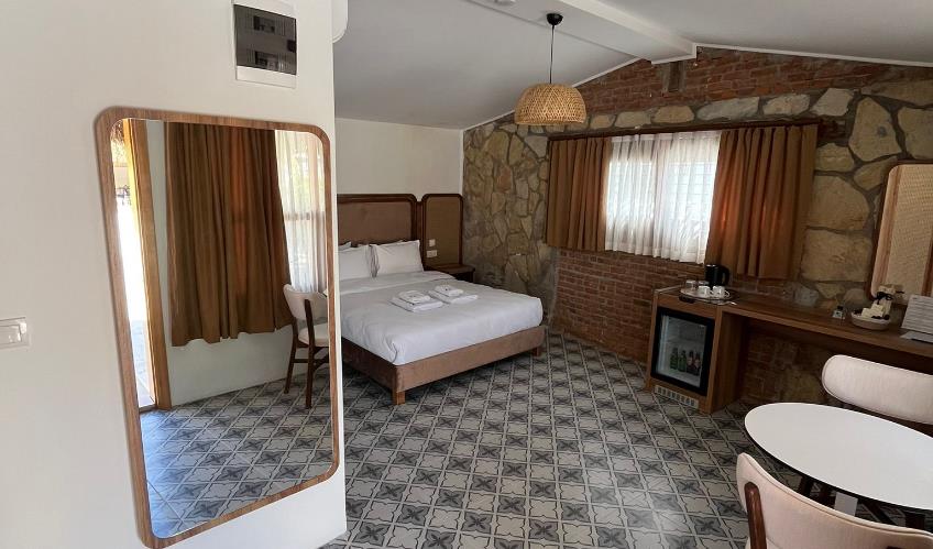 En fazla 2 yetişkin.