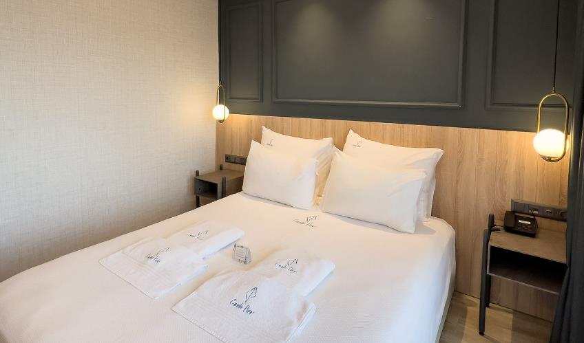 En az 2 yetişkin, En fazla 2 yetişkin.