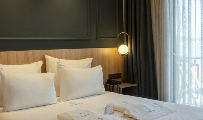 En az 2 yetişkin, En fazla 2 yetişkin.