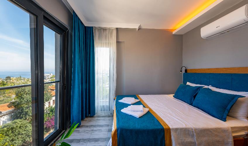 En fazla 2 yetişkin.