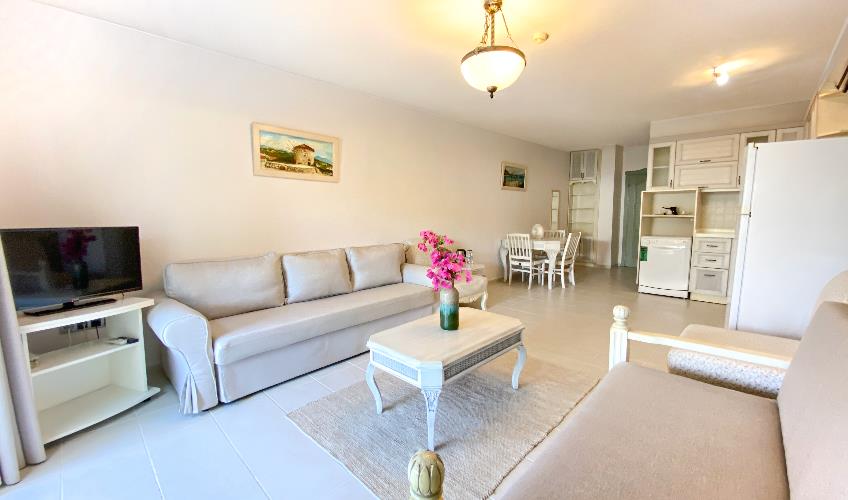 En fazla 4 yetişkin + 1 çocuk + 1 bebek (0-2 yaş) veya 3 yetişkin + 1 çocuk + 1 bebek (0-2 yaş).