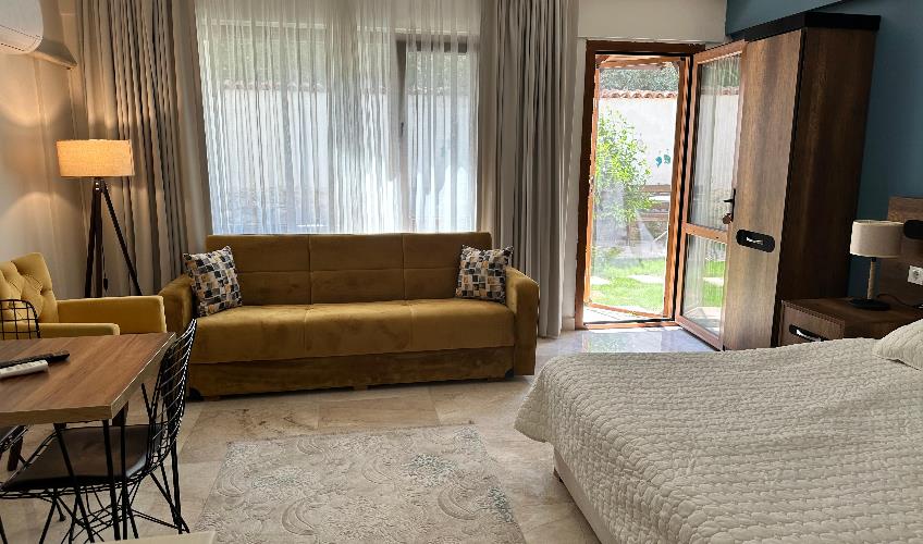 En fazla 4 yetişkin.