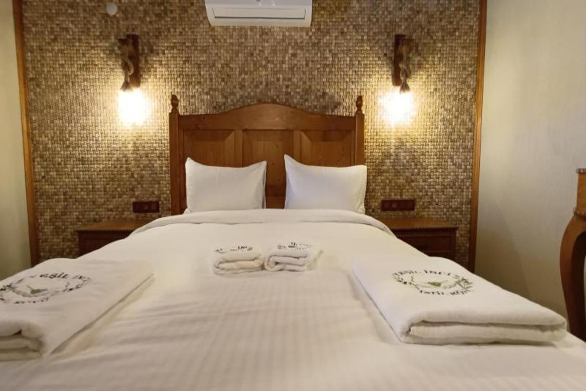 En fazla 2 yetişkin.