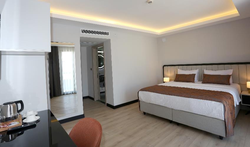 En fazla 2 yetişkin.