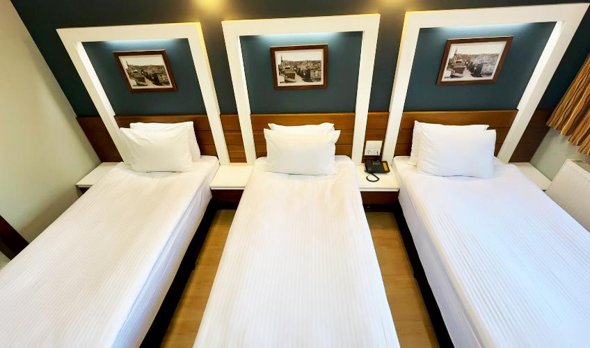 En az 2 yetişkin, En fazla 3 yetişkin veya 2 yetişkin + 1 çocuk.