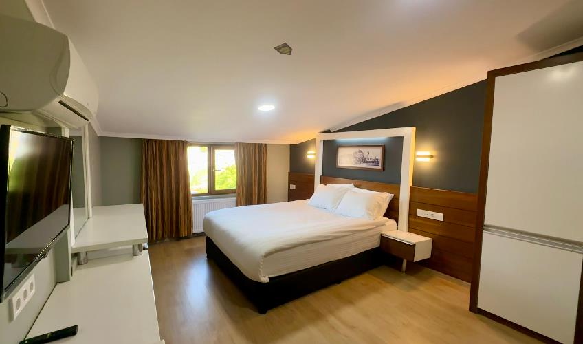 En az 2 yetişkin, En fazla 4 yetişkin veya 3 yetişkin + 1 çocuk.