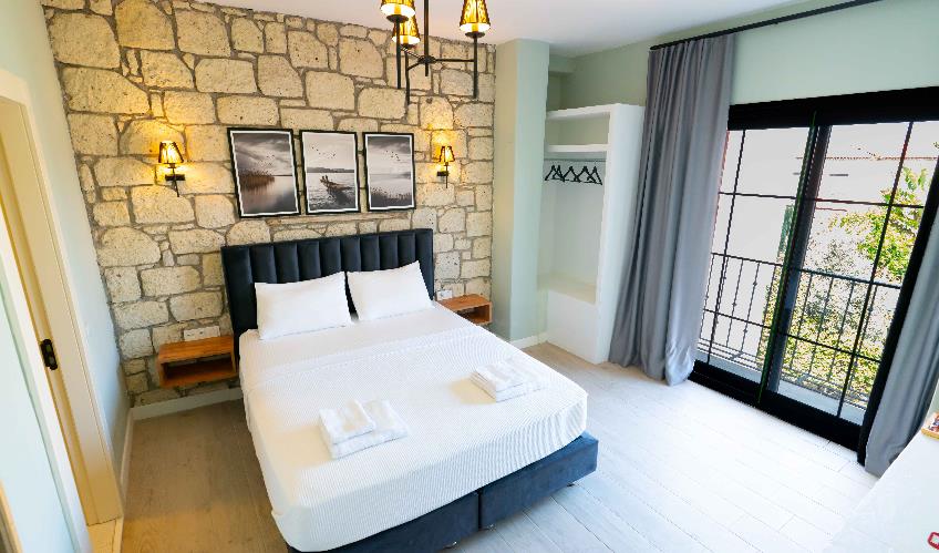 En fazla 2 yetişkin.