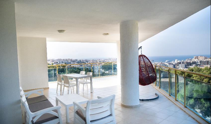 En fazla 4 yetişkin + 2 çocuk + 1 bebek (0-2 yaş) veya 3 yetişkin + 2 çocuk + 1 bebek (0-2 yaş).