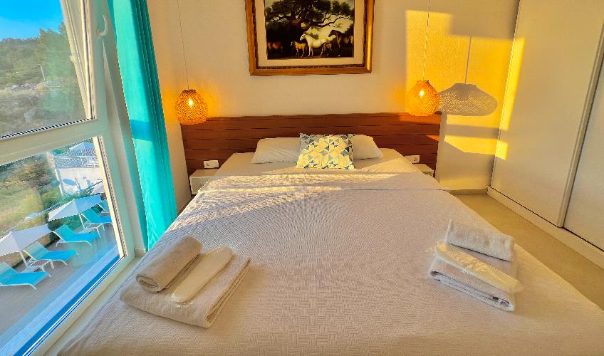 En fazla 2 yetişkin.