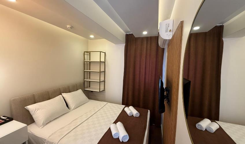 En fazla 2 yetişkin.