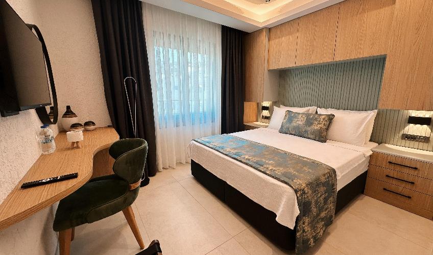 En az 2 yetişkin, En fazla 4 yetişkin.