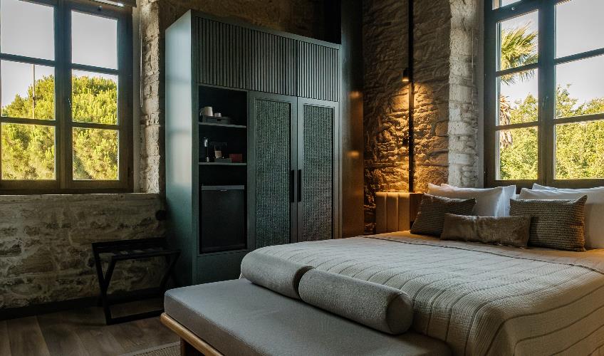 En fazla 2 yetişkin.