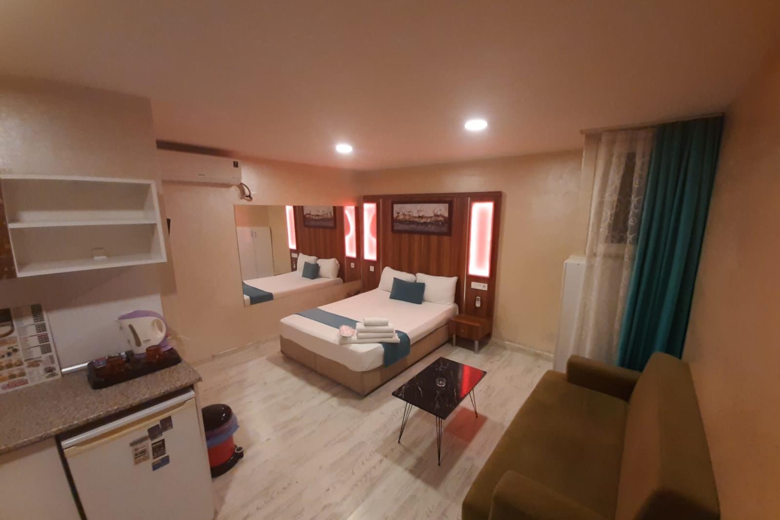 En fazla 2 yetişkin.