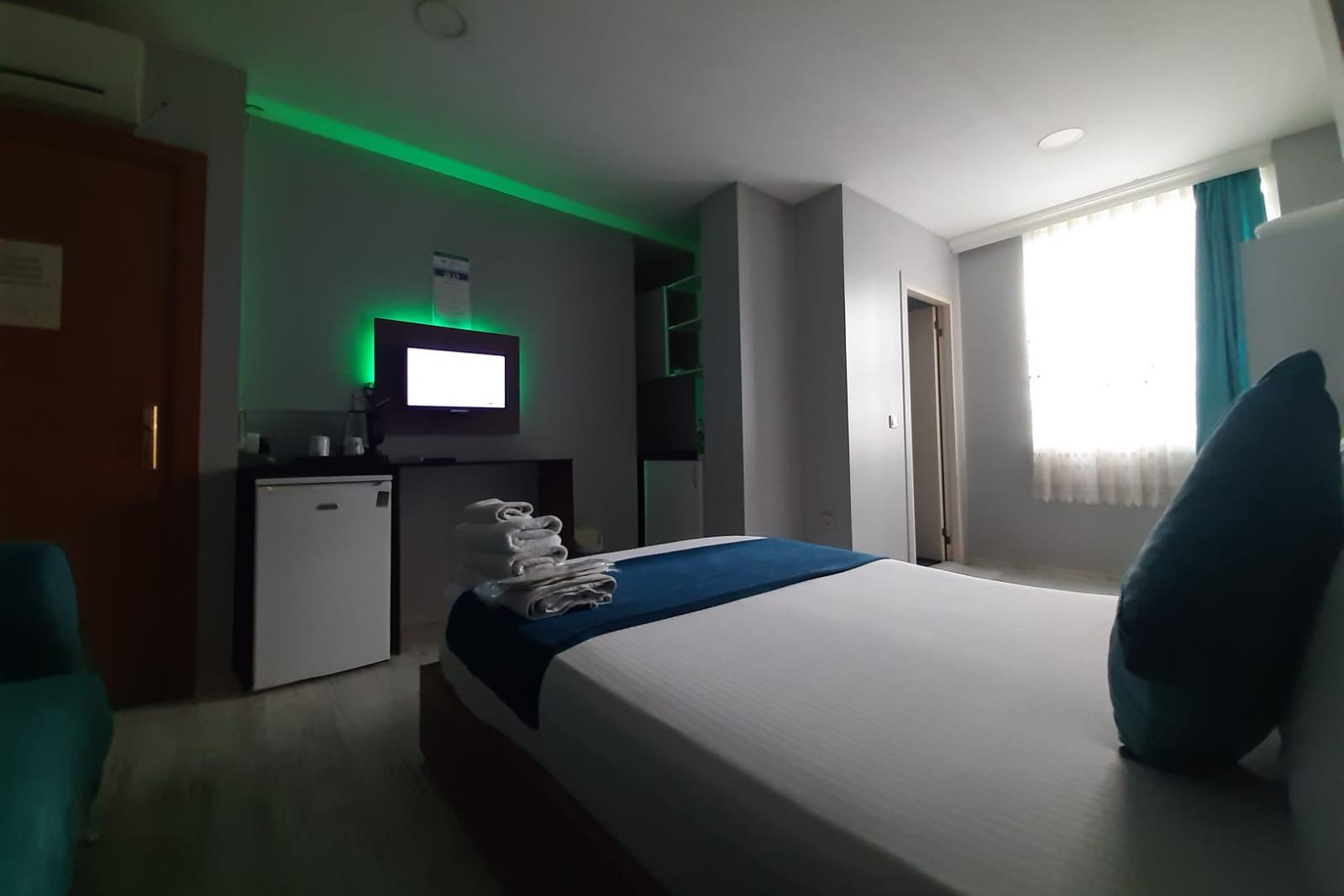 En fazla 2 yetişkin.