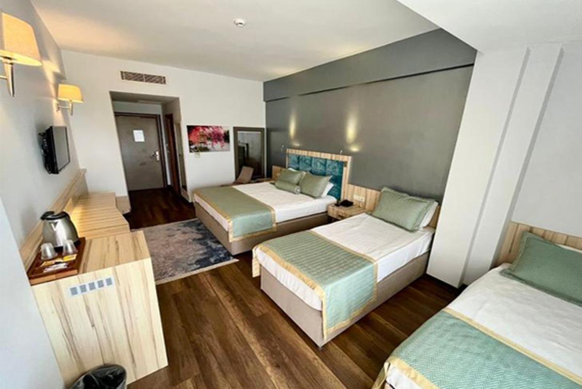 En az 2 yetişkin, En fazla 4 yetişkin veya 3 yetişkin + 1 çocuk.