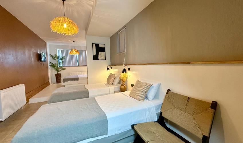 En az 2 yetişkin, En fazla 4 yetişkin.