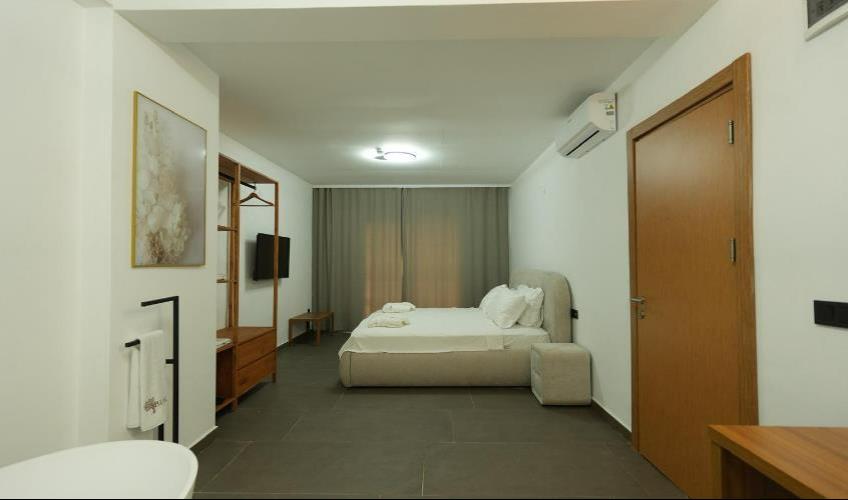 En fazla 2 yetişkin.