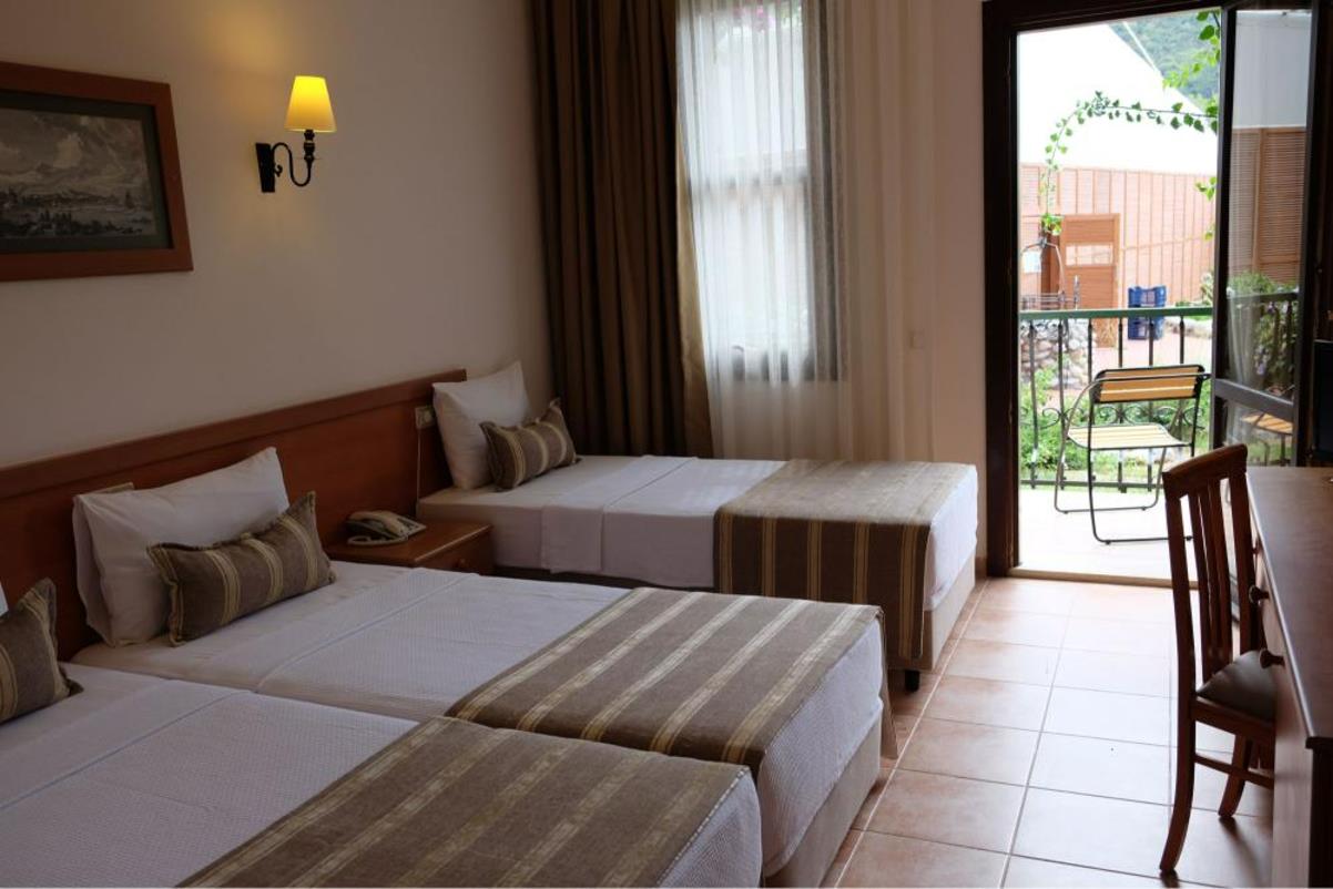 En az 2 yetişkin, En fazla 3 yetişkin + 1 çocuk veya 2 yetişkin + 2 çocuk.